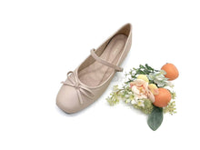Load image into Gallery viewer, Ladies Flats Covered Shoes With Ribbon (36000L)