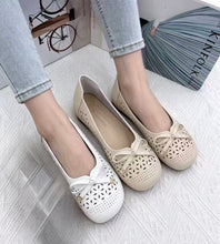 Load image into Gallery viewer, Ladies Flats Covered Shoe (36069L)