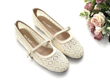 Load image into Gallery viewer, Ladies Flats Covered Shoes (36021L)