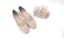 Load image into Gallery viewer, Ladies Flat Shoe Covered Toe (35850L)