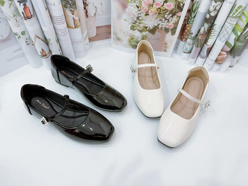 Ladies Flats Shoes Covered Toe Buckle Design (35696L)