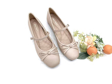 Load image into Gallery viewer, Ladies Flats Covered Shoes With Ribbon (36000L)