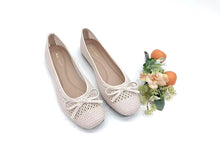 Load image into Gallery viewer, Ladies Ballet Flats Covered Shoe With Ribbon (36250L)