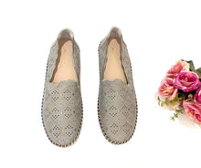 Load image into Gallery viewer, Ladies Flat Covered Shoe 36031L - Elegant &amp; Practical Design for Casual &amp; Office Wear Comfortable &amp; Versatile
