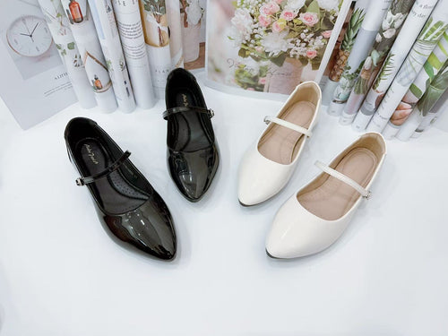 Ladies Flat Shoes Covered Toe Strap Design (N139)