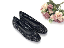 Load image into Gallery viewer, Ladies Flats Covered Shoes 36083L - Comfortable Everyday Wear with Sleek Covered Design for Casual Outings