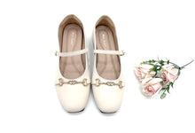 Load image into Gallery viewer, Women's Mary Jane Flat Shoes Square Toe with Gold Chain Detail (36003L)