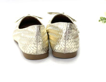 Load image into Gallery viewer, Ladies Flat Covered Shoe 36022L - Elegant &amp; Practical Design for Everyday Wear
