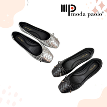 Load image into Gallery viewer, Ladies Covered Toe Slip-On Shoe (35801L)