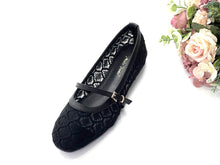 Load image into Gallery viewer, Ladies Flats Covered Shoes (36021L)