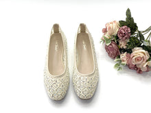 Load image into Gallery viewer, Ladies Flats Covered Shoes 36083L - Comfortable Everyday Wear with Sleek Covered Design for Casual Outings