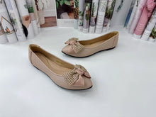 Load image into Gallery viewer, Ladies Flat Shoes Covered Toe Ribbon Design (35699L)