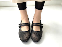 Load image into Gallery viewer, Ladies Flats Covered Shoes With Double Strap (36084L)