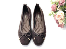 Load image into Gallery viewer, Ladies Mary Jane Flats Covered Shoe With Ribbon (36023L)
