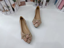 Load image into Gallery viewer, Ladies Flat Shoes Covered Toe Ribbon Design (35699L)