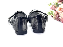 Load image into Gallery viewer, Ladies Flats Covered Shoes With Double Strap (36084L)