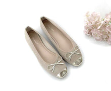 Load image into Gallery viewer, Ladies Flat Covered Toe Shoe Ribbon Design (35855L)