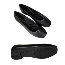 Load image into Gallery viewer, Ladies Slip-On Flat Shoes Covered Toe (35716L)