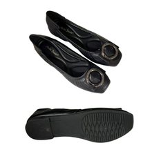 Load image into Gallery viewer, Ladies Flat Shoes Covered Toe (35715L)