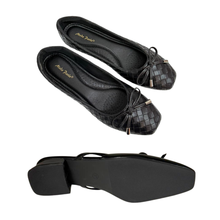 Load image into Gallery viewer, Ladies Covered Toe Slip-On Shoe (35801L)