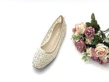 Load image into Gallery viewer, Ladies Flats Covered Shoes 36083L - Comfortable Everyday Wear with Sleek Covered Design for Casual Outings