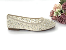 Load image into Gallery viewer, Ladies Flats Covered Shoes 36083L - Comfortable Everyday Wear with Sleek Covered Design for Casual Outings