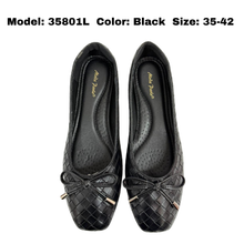 Load image into Gallery viewer, Ladies Covered Toe Slip-On Shoe (35801L)