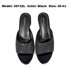 Load image into Gallery viewer, Ladies Slip-On Heels In 2 Colors (35732L)