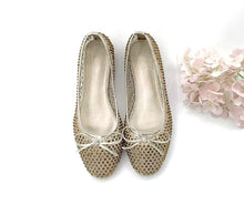 Load image into Gallery viewer, Ladies Flat Covered Toe Shoe Ribbon Design (35852L)