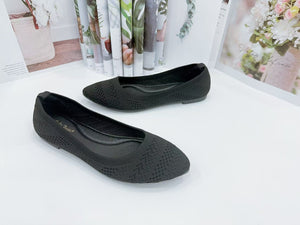 Ladies Flat Shoes Covered Toe Slip-On Design (N134)