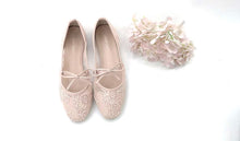 Load image into Gallery viewer, Ladies Flat Shoe Covered Toe (35850L)