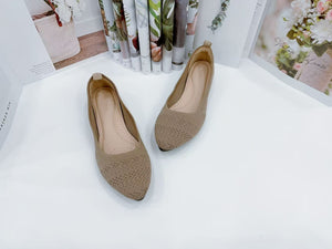 Ladies Flat Shoes Covered Toe Slip-On Design (N134)