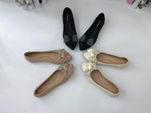 Load image into Gallery viewer, Ladies Flat Shoes Covered Toe Ribbon Design (35699L)