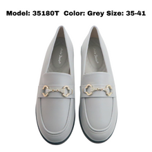 Load image into Gallery viewer, Ladies Flat Loafers Fashion Wear In 2 Colors (35180T)