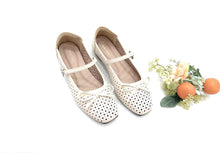 Load image into Gallery viewer, Ladies Flats Covered Shoes (36001L)