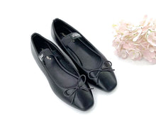Load image into Gallery viewer, Ladies Flat Covered Toe Shoe Ribbon Design (35853L)