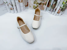 Load image into Gallery viewer, Ladies Flats Shoes Covered Toe Buckle Design (35696L)