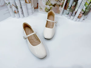 Ladies Flats Shoes Covered Toe Buckle Design (35696L)