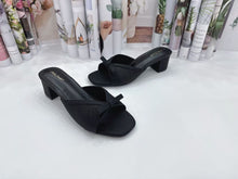 Load image into Gallery viewer, Ladies Slip-On Heels Shoes Ribbon Design (35483L)
