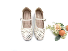 Load image into Gallery viewer, Ladies Flats Covered Shoes (36001L)