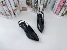 Load image into Gallery viewer, Ladies Pointed Toe Heels Buckle Design (N133)