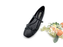 Load image into Gallery viewer, Ladies Flats Covered Shoes With Ribbon (36000L)