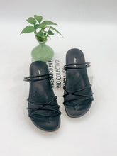 Load image into Gallery viewer, Ladies Flat Sandals Strap Design (N131)