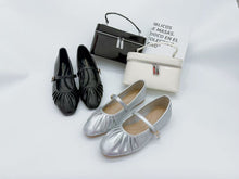 Load image into Gallery viewer, Ladies Flat Covered Toe Shoe Strap Design (35724L)