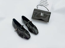 Load image into Gallery viewer, Ladies Flat Covered Toe Shoe Strap Design (35724L)