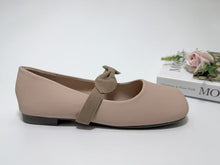 Load image into Gallery viewer, Ladies Flat Covered Toe Ribbon Shoe (35830L)