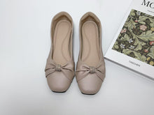 Load image into Gallery viewer, Ladies Flat Shoes Covered Toe Ribbon Design (35797L)