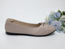 Load image into Gallery viewer, Ladies Flat Shoes Covered Toe Ribbon Design (35797L)