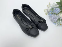Load image into Gallery viewer, Ladies Flat Shoes Covered Toe Ribbon Design (35797L)