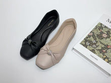 Load image into Gallery viewer, Ladies Flat Shoes Covered Toe Ribbon Design (35797L)